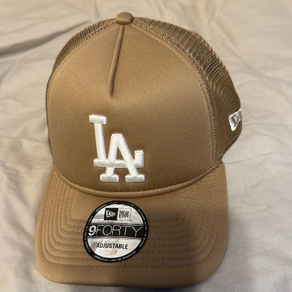 New Era LA Dodgers trucker cap brand new